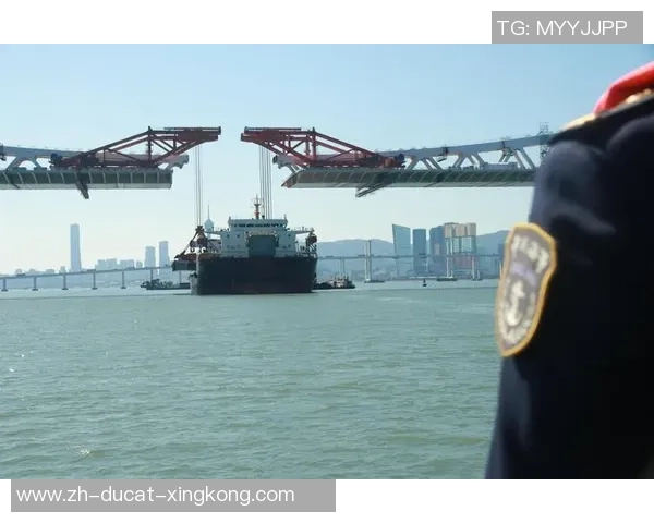 港珠澳大桥海事局保证全运会史上赛道最长的自行车公路赛事成功完赛